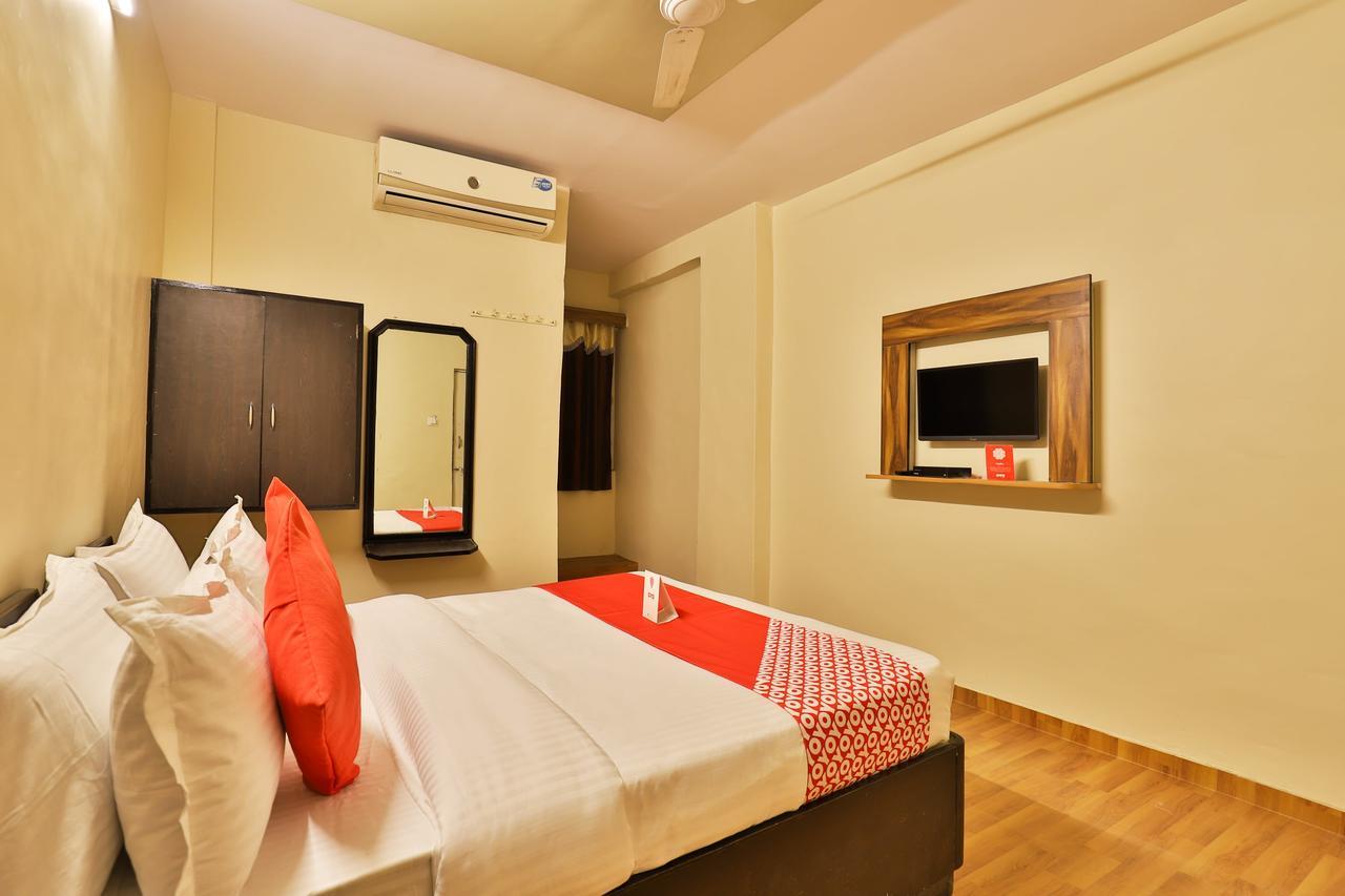 Oyo 11427 Hotel Kalyan Ахмедабад Екстериор снимка