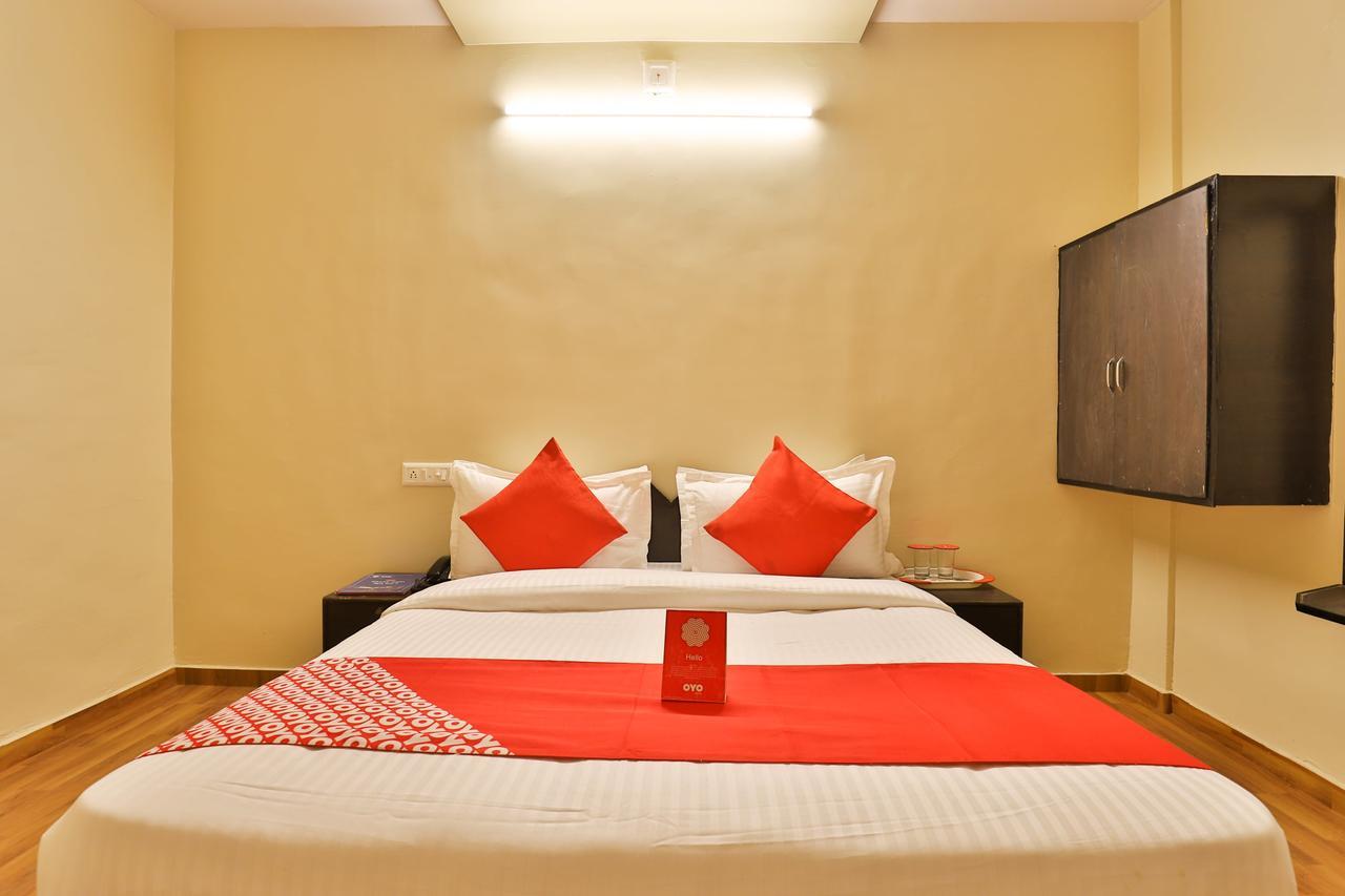 Oyo 11427 Hotel Kalyan Ахмедабад Екстериор снимка