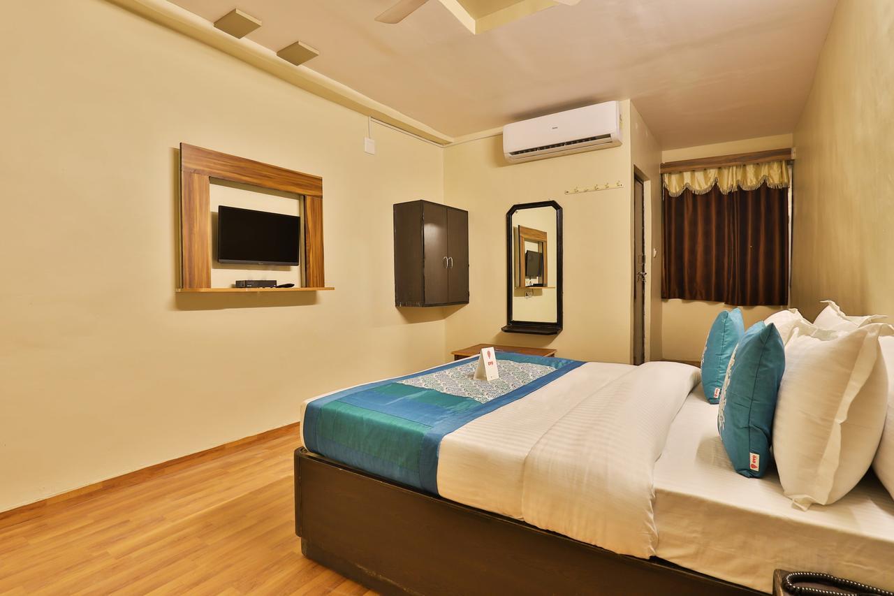 Oyo 11427 Hotel Kalyan Ахмедабад Екстериор снимка