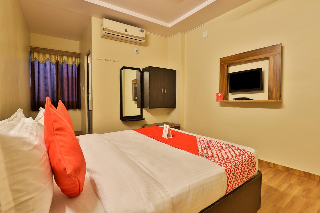 Oyo 11427 Hotel Kalyan Ахмедабад Екстериор снимка