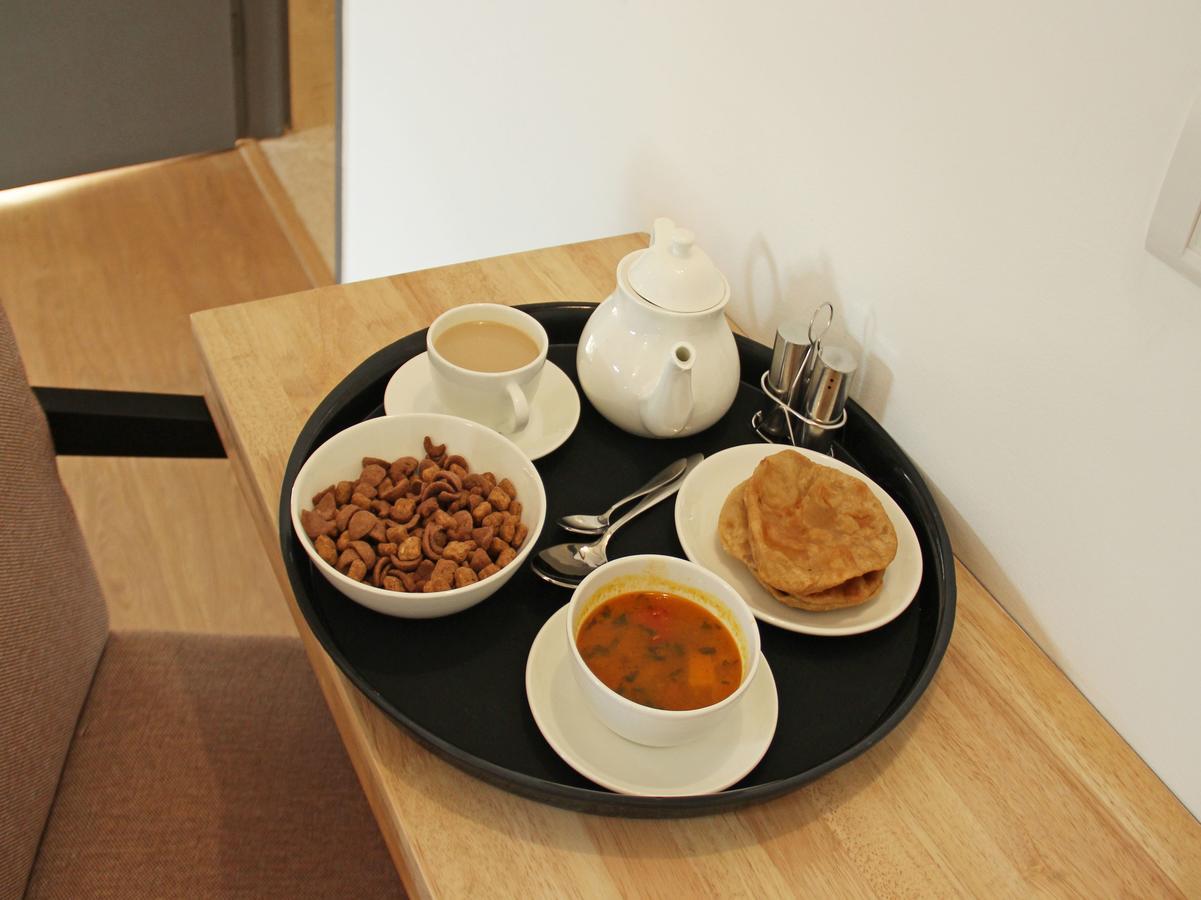 Oyo 11427 Hotel Kalyan Ахмедабад Екстериор снимка